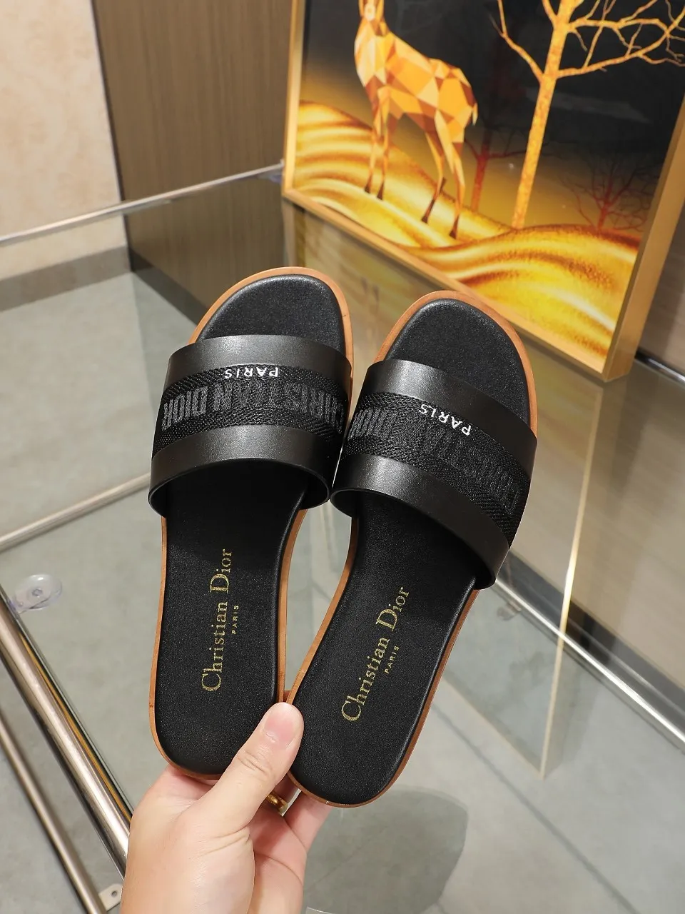 👟👟Ex-factory price 340👟👟 Dior flat slippers, leather upper with electric embroidery weaving, embroidered letters, and sheepskin lining. Leather outsole, size: 35-42